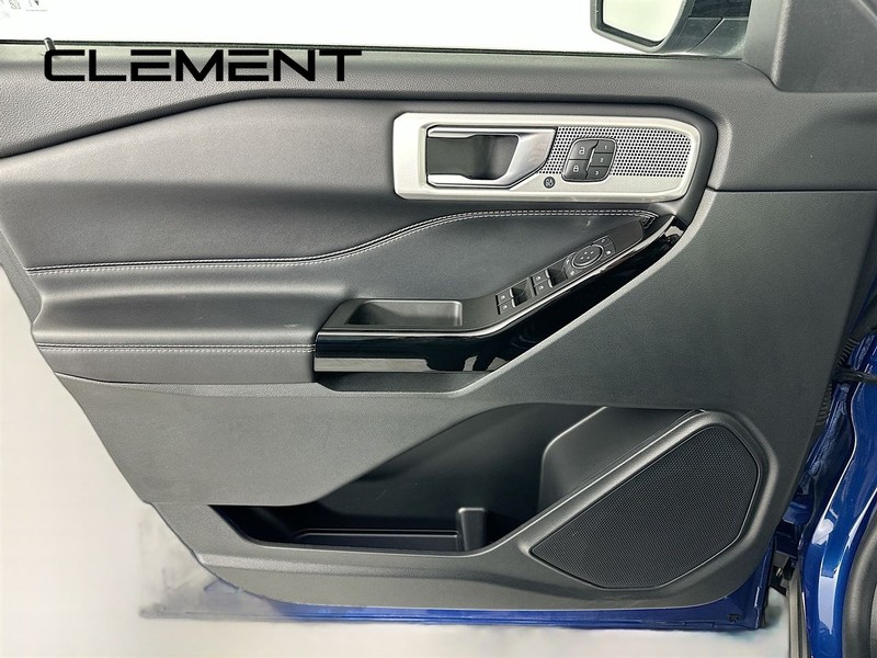 Ford Explorer Vehicle Image 29