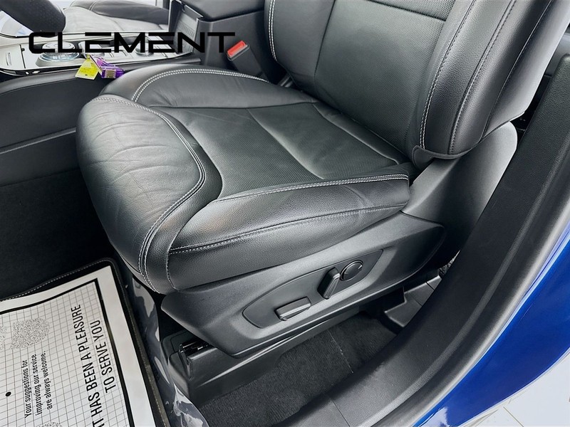 Ford Explorer Vehicle Image 30