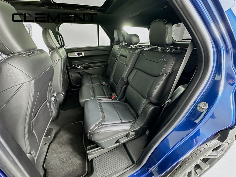 Ford Explorer Vehicle Image 33