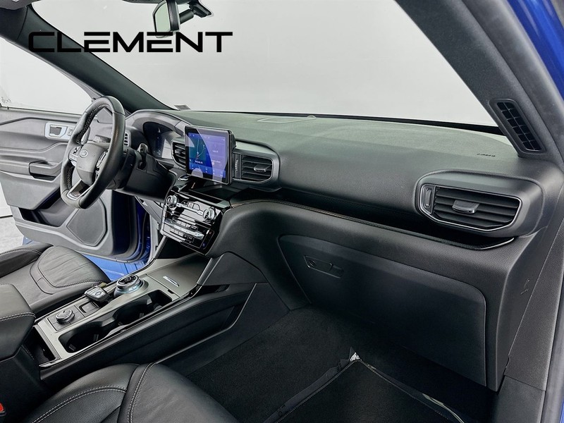 Ford Explorer Vehicle Image 37