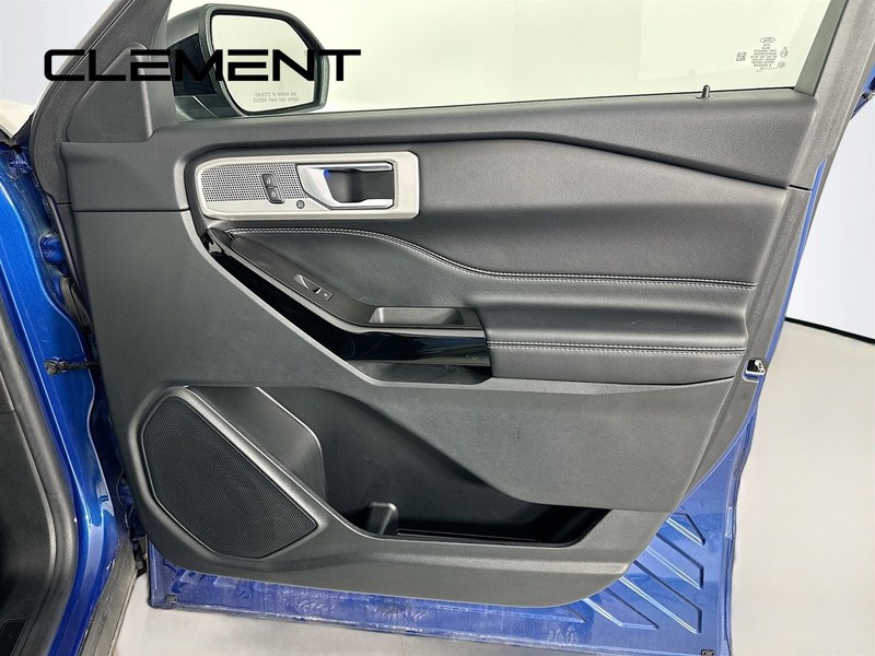 Ford Explorer Vehicle Image 38