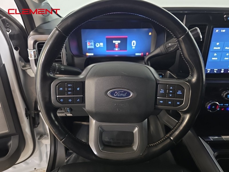 Ford Super Duty F-250 SRW Vehicle Full-screen Gallery Image 14