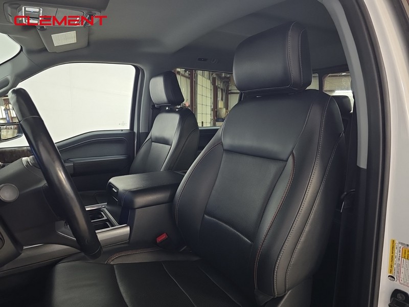 Ford Super Duty F-250 SRW Vehicle Full-screen Gallery Image 30