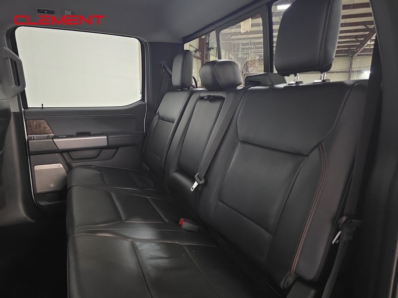 Ford Super Duty F-250 SRW Vehicle Full-screen Gallery Image 33