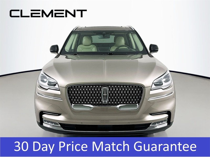 Lincoln Aviator Vehicle Full-screen Gallery Image 2