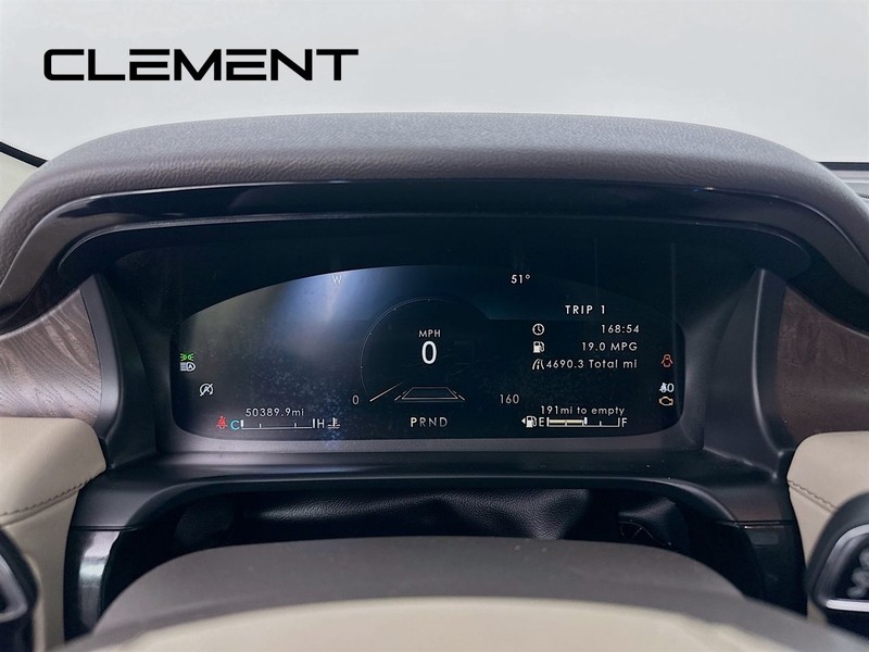 Lincoln Aviator Vehicle Full-screen Gallery Image 18