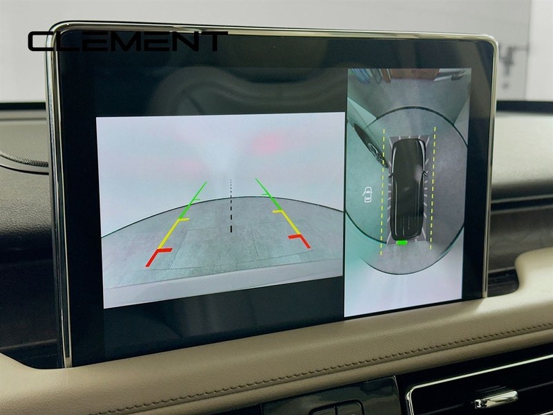 Lincoln Aviator Vehicle Full-screen Gallery Image 20