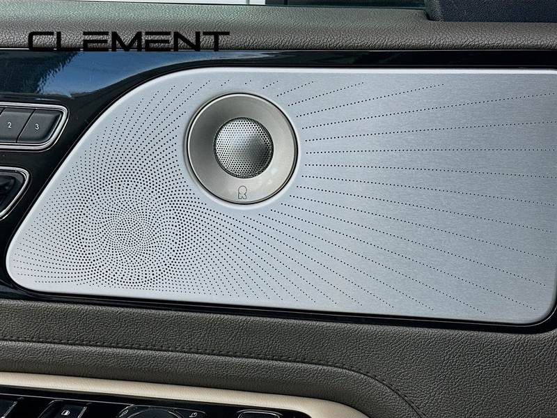 Lincoln Aviator Vehicle Full-screen Gallery Image 27