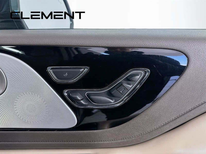 Lincoln Aviator Vehicle Full-screen Gallery Image 36