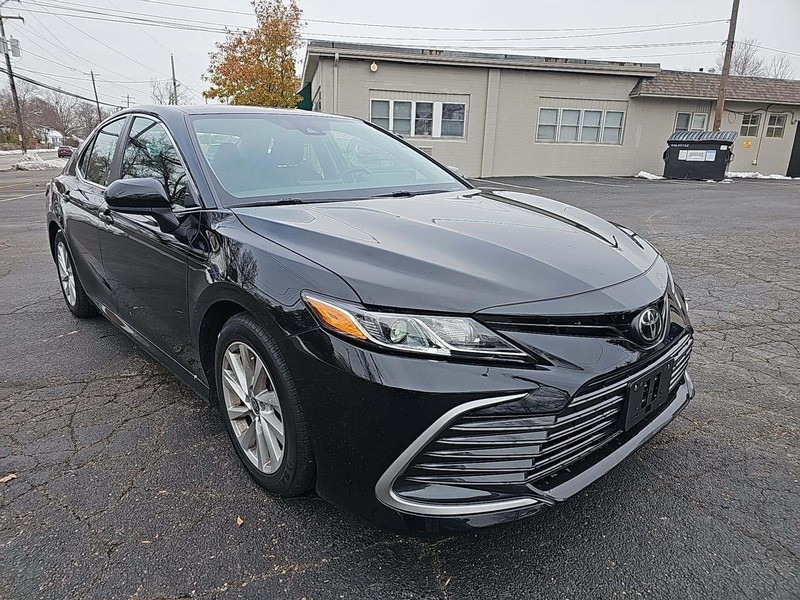 Toyota Camry Vehicle Image 02