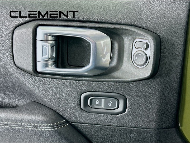 Jeep Wrangler 4xe Vehicle Full-screen Gallery Image 26