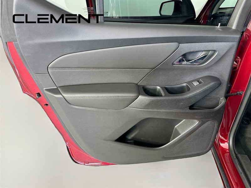 Chevrolet Traverse Vehicle Full-screen Gallery Image 30