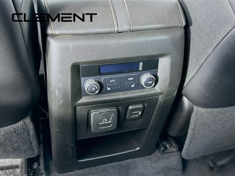 Chevrolet Traverse Vehicle Full-screen Gallery Image 32