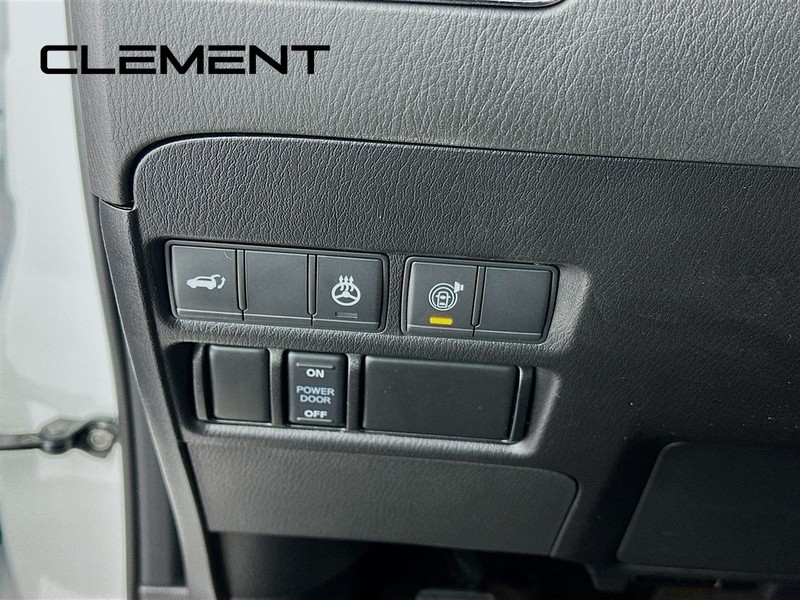 Nissan Armada Vehicle Image 12