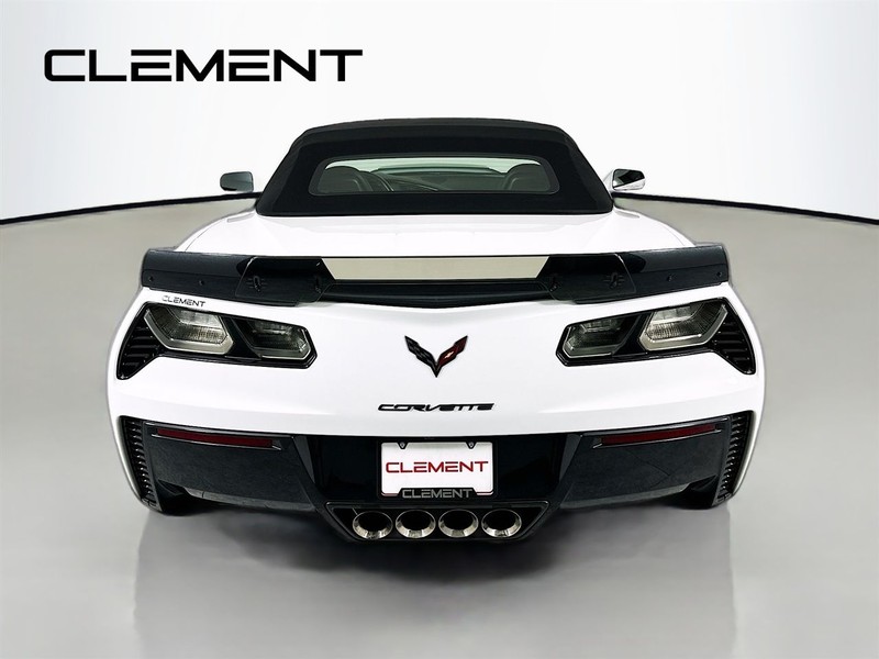 Chevrolet Corvette Vehicle Full-screen Gallery Image 07
