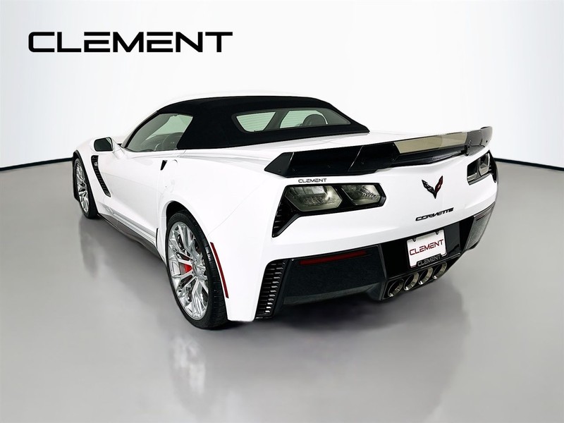 Chevrolet Corvette Vehicle Full-screen Gallery Image 08