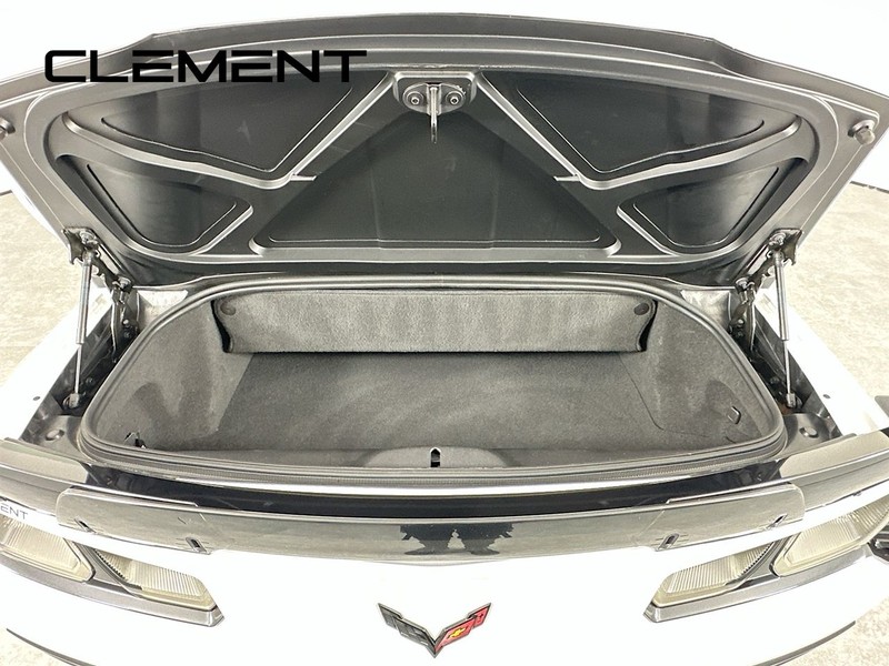 Chevrolet Corvette Vehicle Full-screen Gallery Image 10