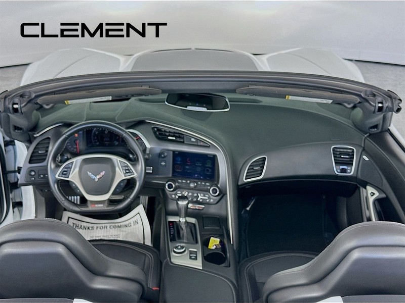 Chevrolet Corvette Vehicle Full-screen Gallery Image 11