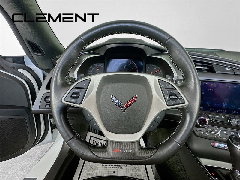Chevrolet Corvette Vehicle Full-screen Gallery Image 14