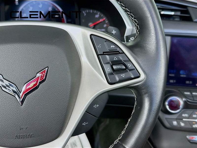 Chevrolet Corvette Vehicle Full-screen Gallery Image 16