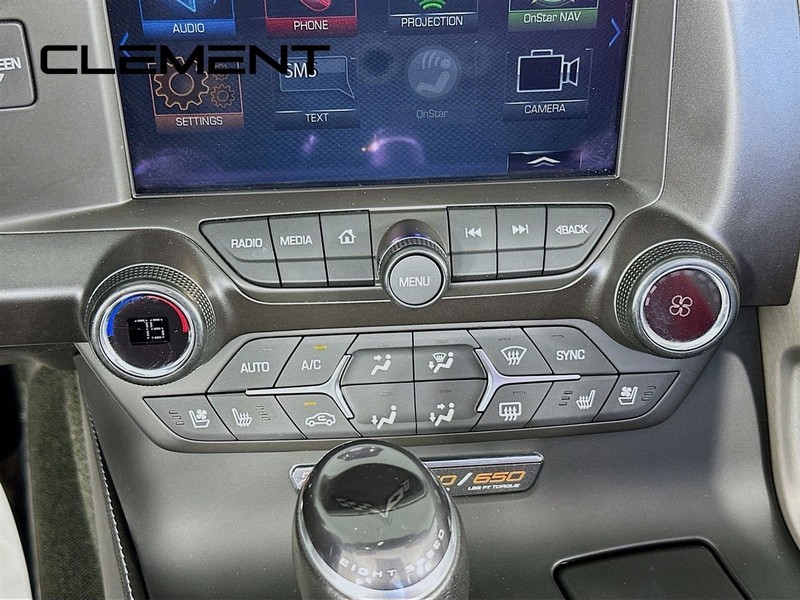 Chevrolet Corvette Vehicle Full-screen Gallery Image 22