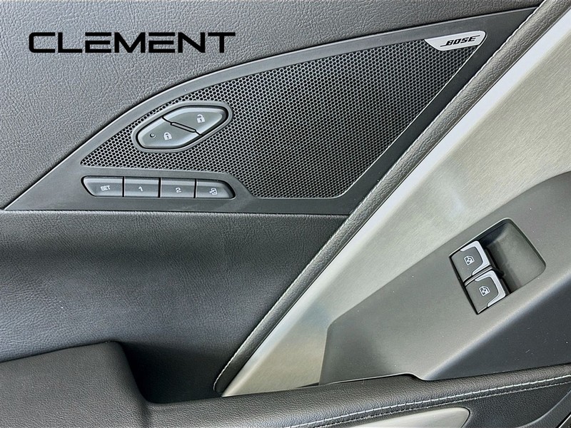 Chevrolet Corvette Vehicle Full-screen Gallery Image 27