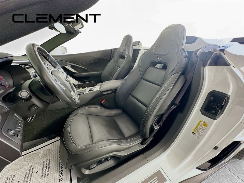 Chevrolet Corvette Vehicle Full-screen Gallery Image 30