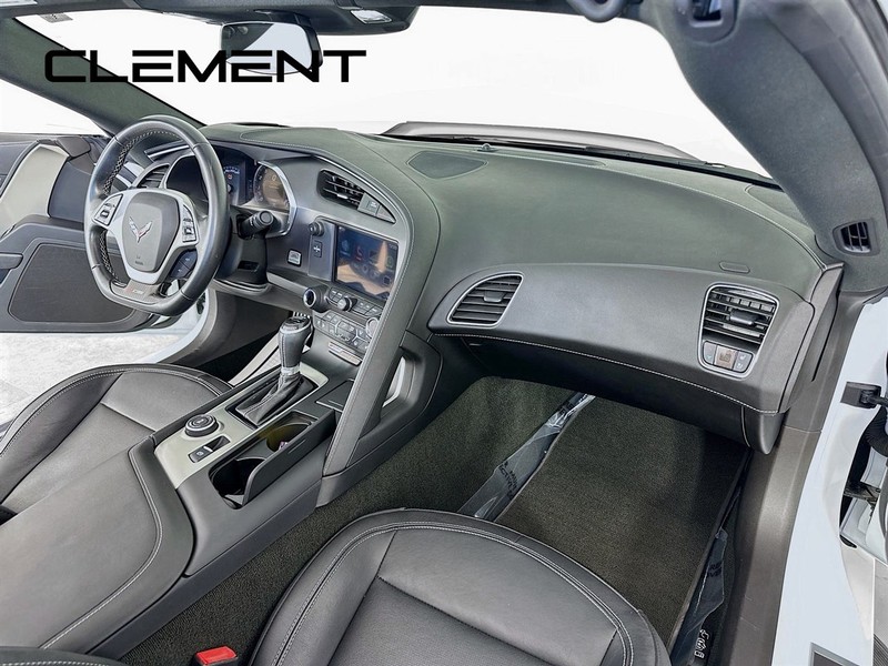 Chevrolet Corvette Vehicle Full-screen Gallery Image 32