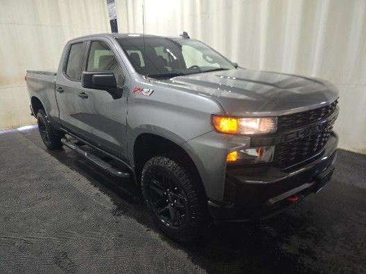 Chevrolet Silverado 1500 Vehicle Full-screen Gallery Image 2