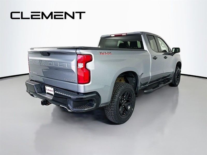 Chevrolet Silverado 1500 Vehicle Full-screen Gallery Image 06