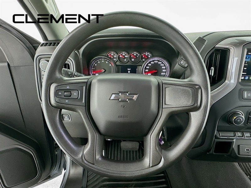 Chevrolet Silverado 1500 Vehicle Full-screen Gallery Image 14