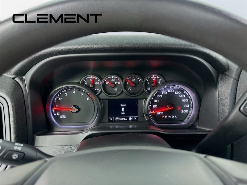 Chevrolet Silverado 1500 Vehicle Full-screen Gallery Image 16