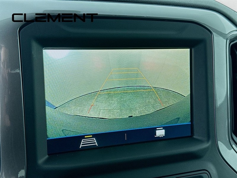 Chevrolet Silverado 1500 Vehicle Full-screen Gallery Image 19