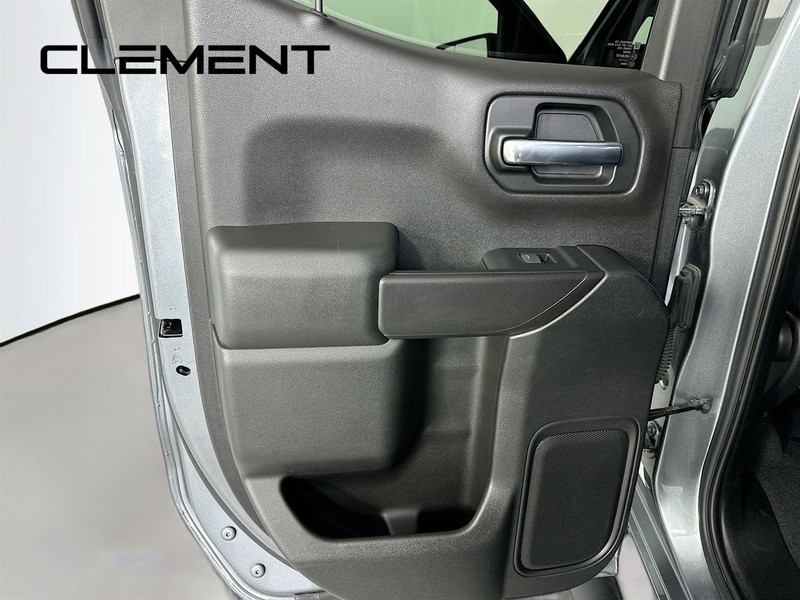 Chevrolet Silverado 1500 Vehicle Full-screen Gallery Image 27