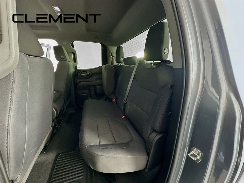 Chevrolet Silverado 1500 Vehicle Full-screen Gallery Image 28