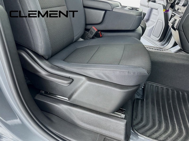 Chevrolet Silverado 1500 Vehicle Full-screen Gallery Image 29