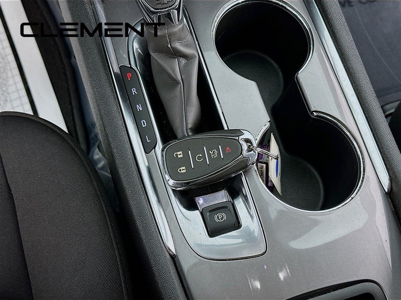 Chevrolet Malibu Vehicle Full-screen Gallery Image 24