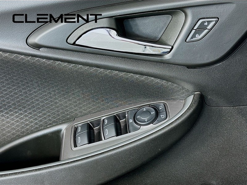 Chevrolet Malibu Vehicle Full-screen Gallery Image 26