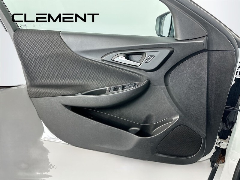 Chevrolet Malibu Vehicle Full-screen Gallery Image 27