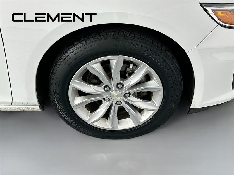 Chevrolet Malibu Vehicle Full-screen Gallery Image 35