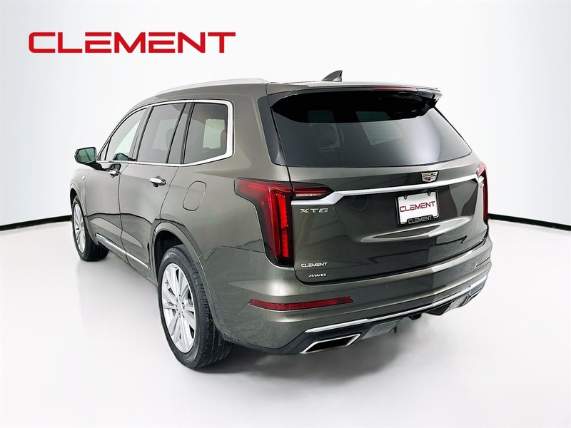 Cadillac XT6 Vehicle Full-screen Gallery Image 8