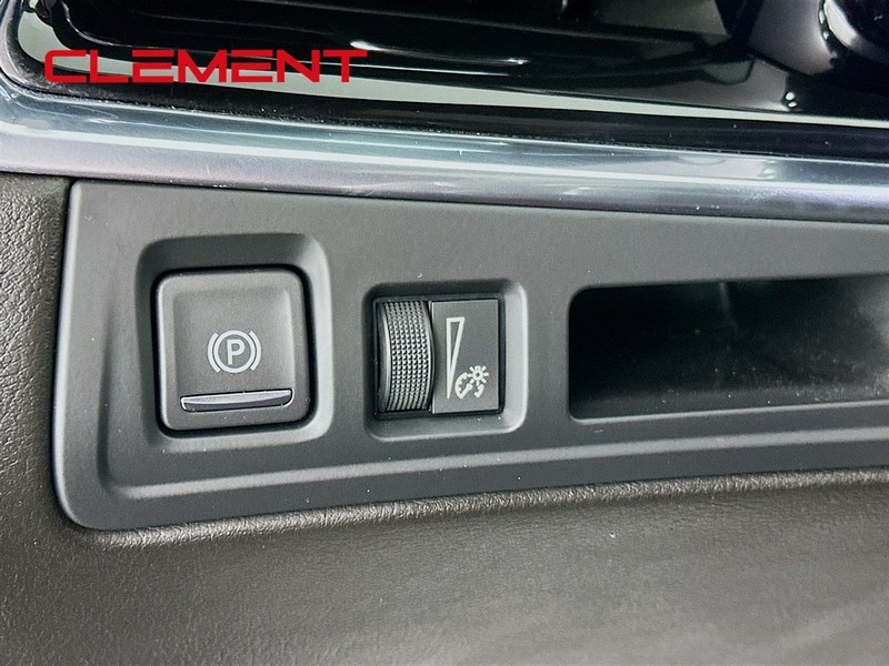 Cadillac XT6 Vehicle Full-screen Gallery Image 12