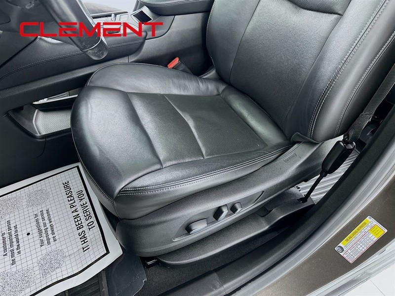 Cadillac XT6 Vehicle Full-screen Gallery Image 30