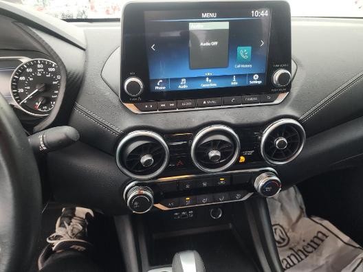 Nissan Sentra Vehicle Image 03