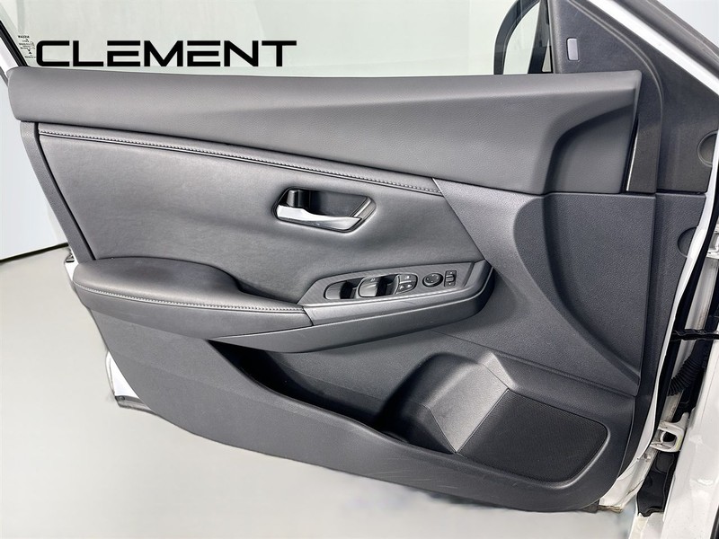 Nissan Sentra Vehicle Image 26