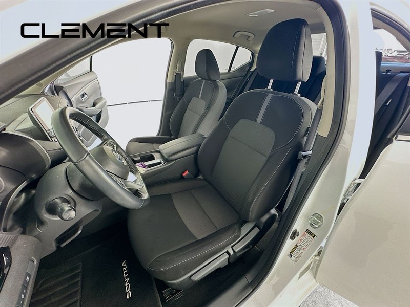 Nissan Sentra Vehicle Image 28