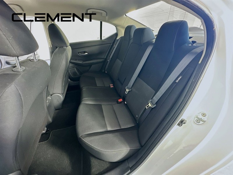 Nissan Sentra Vehicle Image 30