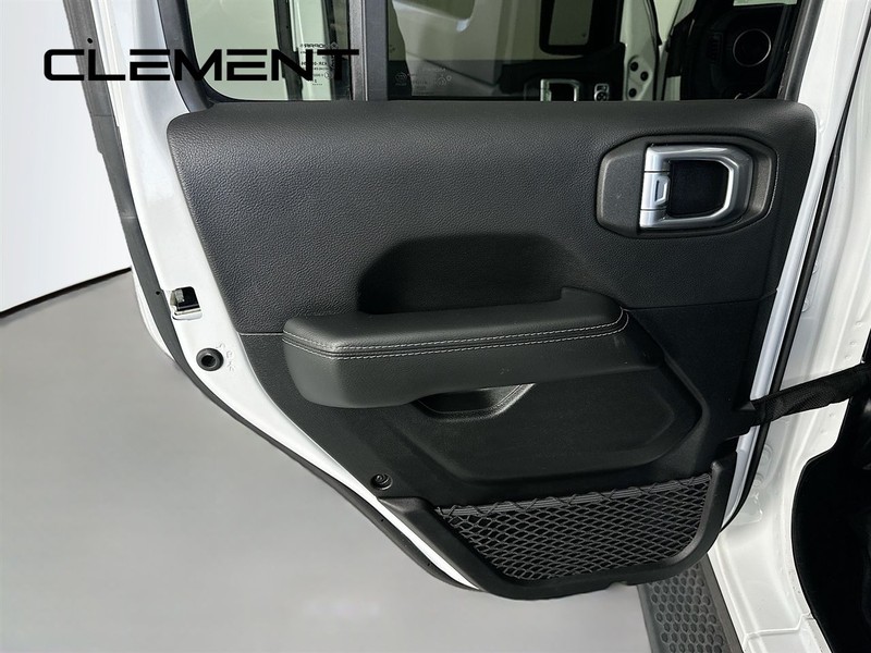 Jeep Wrangler 4xe Vehicle Full-screen Gallery Image 30