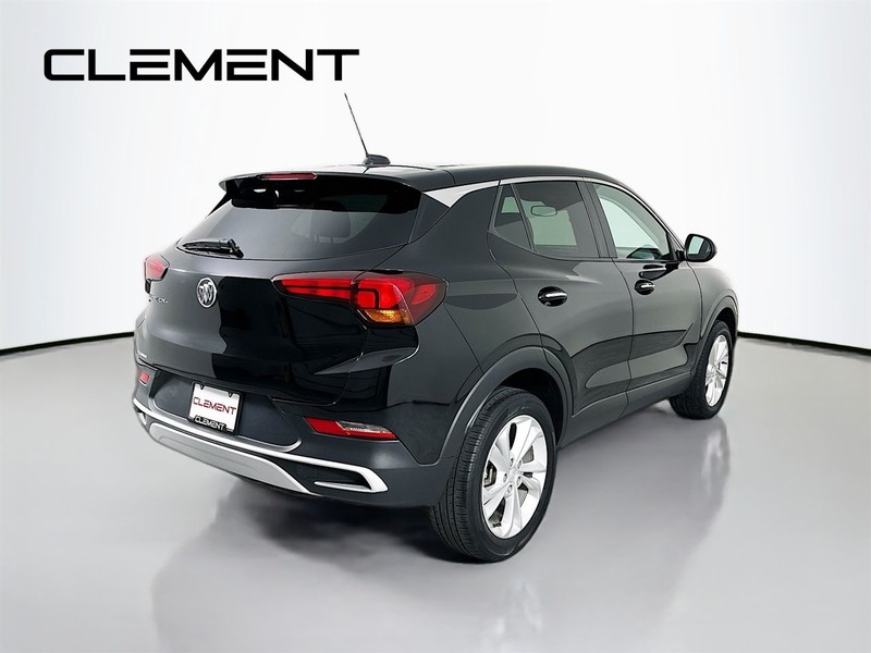 Buick Encore GX Vehicle Full-screen Gallery Image 06