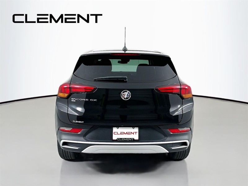 Buick Encore GX Vehicle Full-screen Gallery Image 07